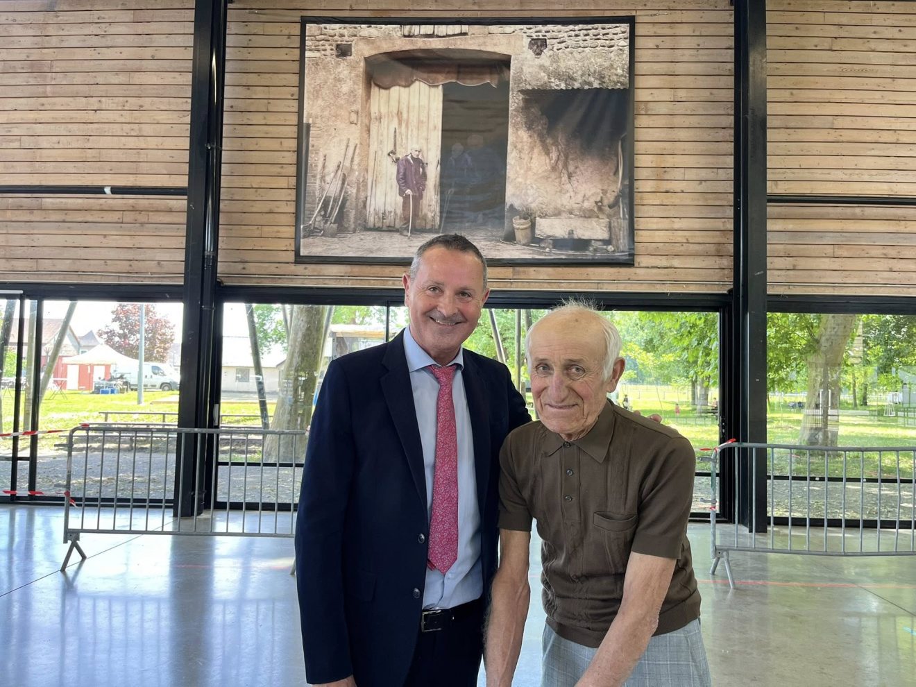 Au Bourg : nouveau foyer du foot en chantier, école rénovée…